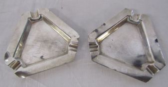 Pair of Asprey London triangular silver ashtrays made by William Neale & Son 1935 - total weight 2.