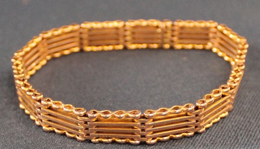 9ct gold fancy gate bracelet 15.9g