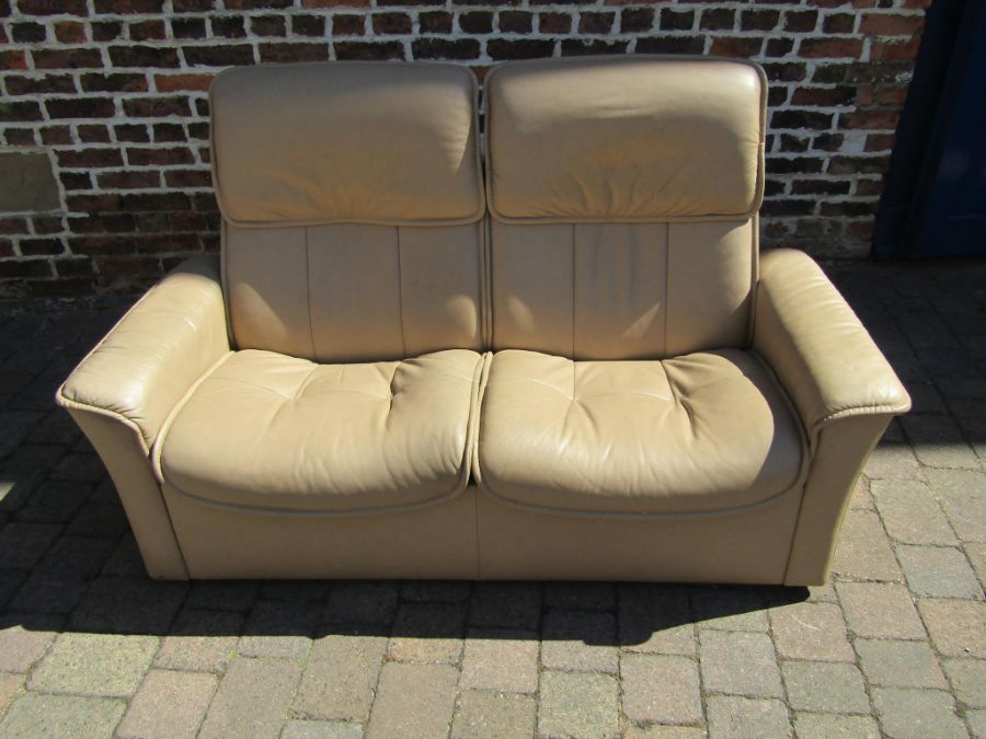 Ekornes Stressless 2 seater recliner with storage footstool - Image 2 of 7