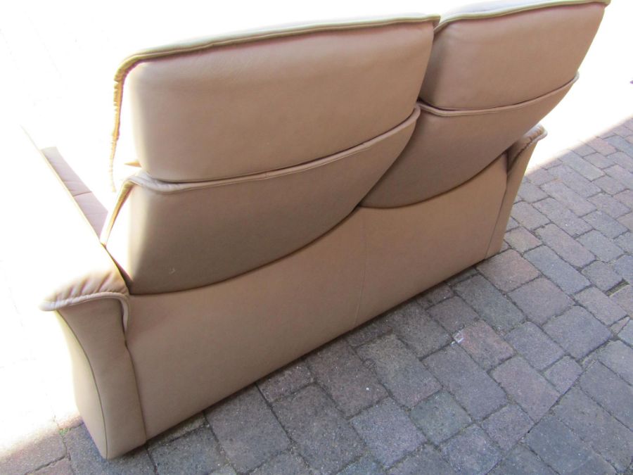 Ekornes Stressless 2 seater recliner with storage footstool - Image 5 of 7