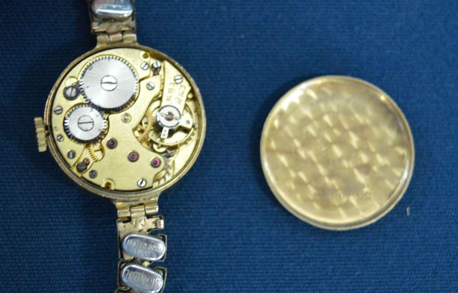 Ladies wristwatch in a 9ct gold case with plated with white dial marked Bortners - Image 2 of 2
