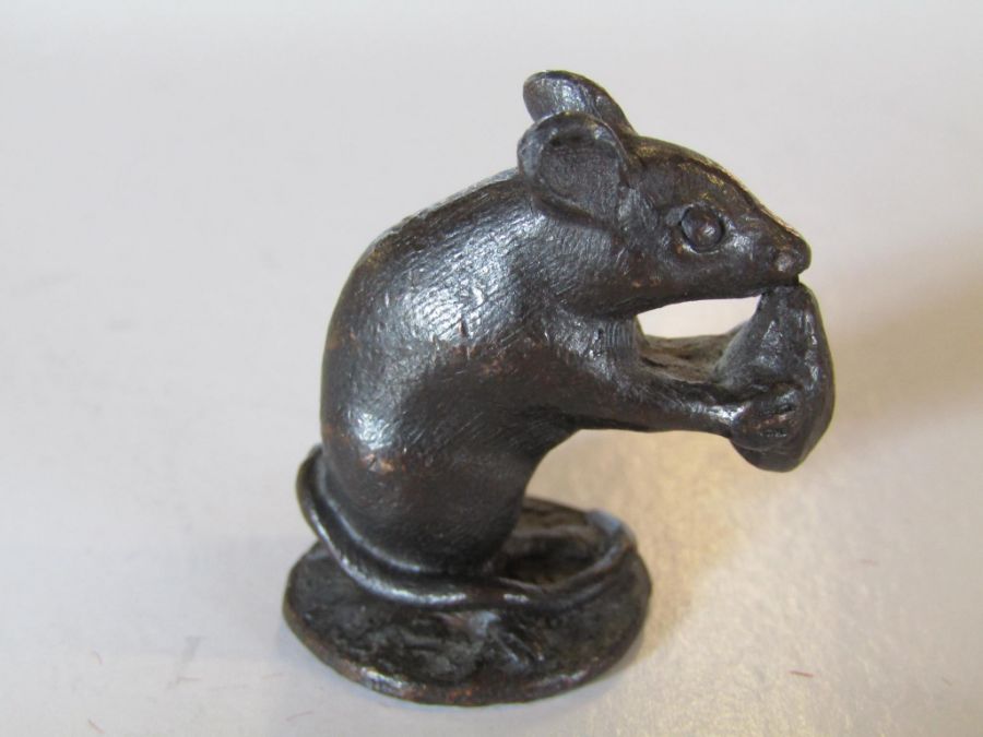 Japanese bronze frog (signed) and ant  - both 5cm & mouse with nut bearing initials W R L to base - Image 19 of 20