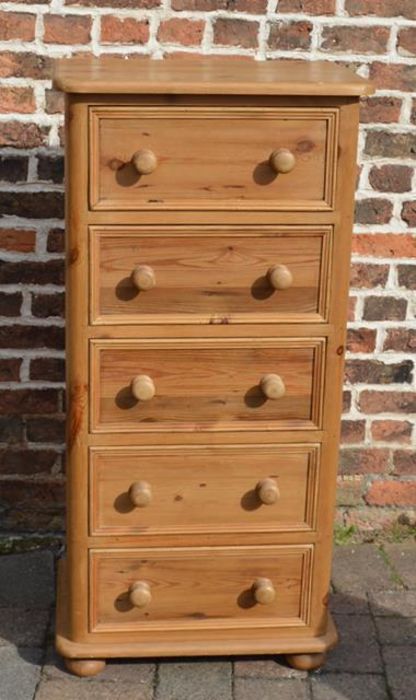 Pine chest of drawers, H123cm x L59cm x D42cm