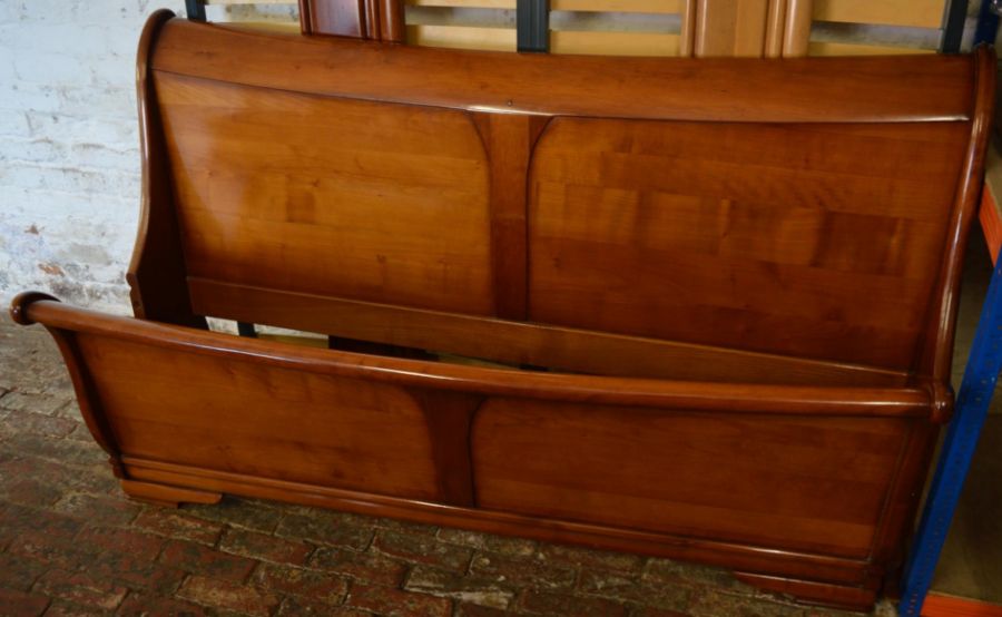 Modern king sized sleigh bed, W161cm - Image 2 of 4