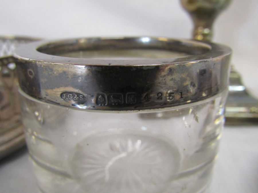 Selection of silver items to include a silver ashtray (1.86 ozt), match striker, wine holder, - Image 5 of 8