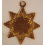9ct gold (375) star pendant - total weight 7.8g