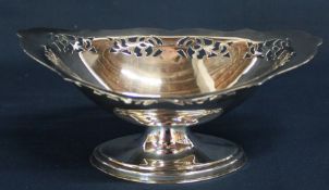 Silver bonbon dish with pierced decoration Sheffield 1932, 5.17ozt