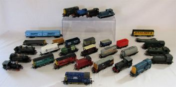 Selection of small 00 gauge trains and carriages, produced by Hornby and Lima, including Shell,