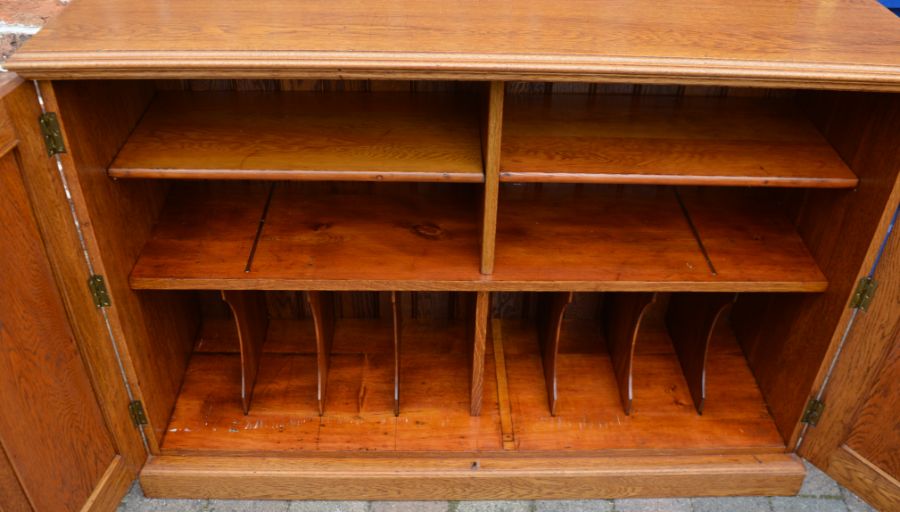 Handmade oak record cabinet, W132 x D45cm - Image 2 of 2