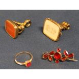 2 Victorian Pinchbeck fob seals, small 9ct gold ring (1.16g) and 9kt possible garnet brooch (1.82g)