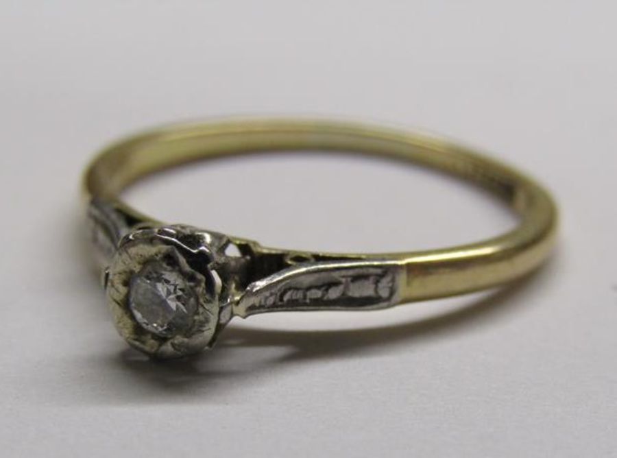18ct gold and platinum diamond solitaire ring 1.85g ring - size N/O