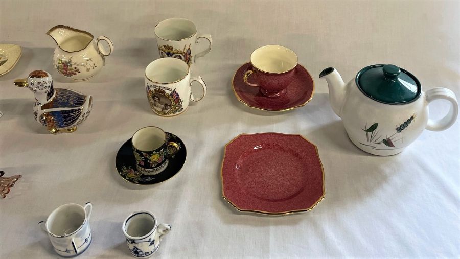 Selection of ceramics including cups and saucers, tea pot, display plates etc. - Image 3 of 3