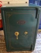 Thomas Withers & Sons Ltd early 20th century safe Ht 71cm W 48cm D 49cm