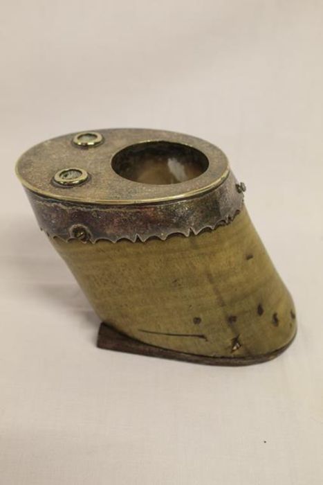 White metal mounted hoof inkwell and pen holder ( missing pot) - Image 3 of 4