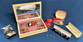 Selection of costume jewellery and boxes, including silver 925 necklace, 9ct gold brooch, etc and