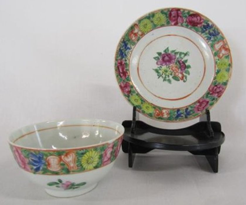 18th century Chinese porcelain tea bowl and saucer with floral design on stand - Image 2 of 7
