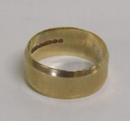 9ct gold wedding band - approx. 7mm wide - total weight 4.2g - ring size M/N