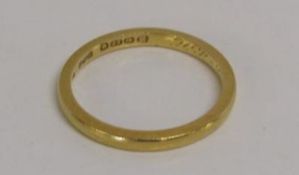 22ct gold wedding band - inside engraved HP - CLD 10-4-37 - total weight 2.5g - ring size K