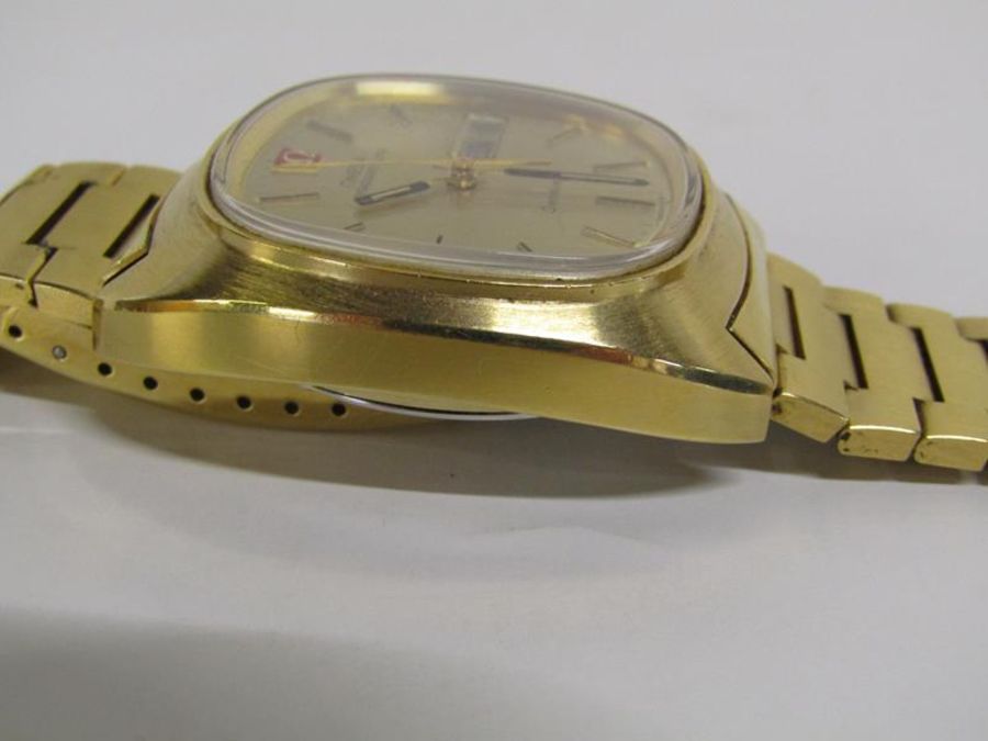 Gents Omega Geneve gold plated wristwatch, with day and date window, luminescent tipped hands within - Image 5 of 7