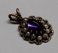 Victorian style 9ct gold amethyst and pearl pendant with rope twist edge 2.4g