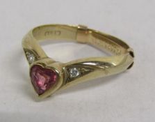 9ct gold ring with heart shaped pink topaz and diamond shoulders - ring size N - total weight 2.9g