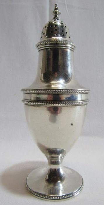 Georgian silver sugar caster, Robert Hennel London 1787 total weight 3.76ozt Ht 14.5cm