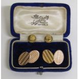 9ct gold cufflinks and shirt studs in Samuel Stanley case - total weight 6.7g