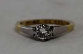 18ct gold diamond solitaire ring, size J, 2.71g