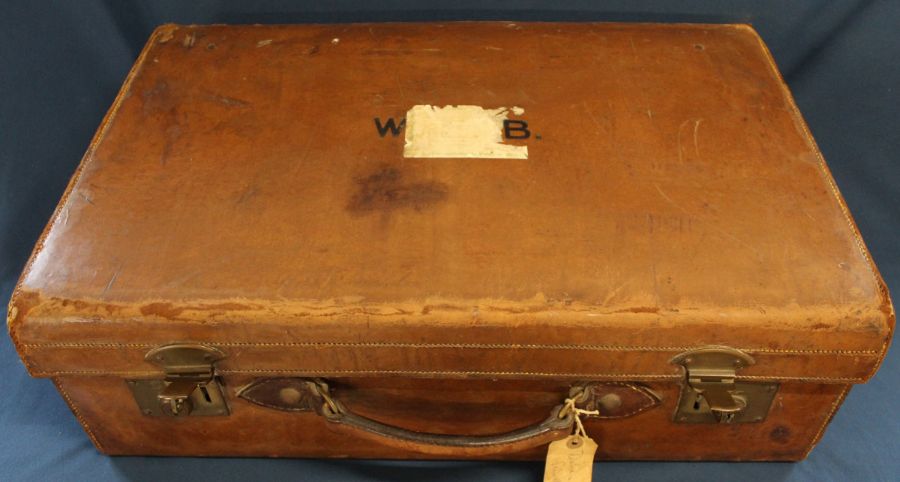 Mappin & Webb gents leather travelling / vanity case containing silver topped requisites including - Image 6 of 6