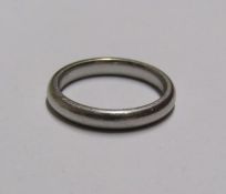 Platinum 950 wedding band - total weight 5.54g - ring size K (with box)