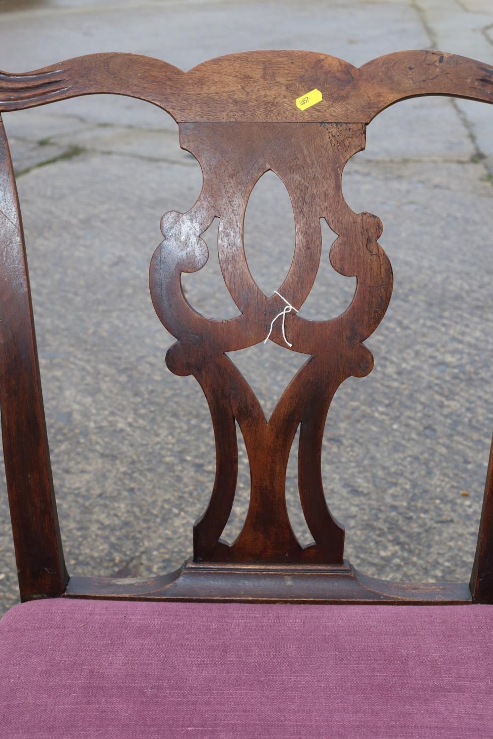 A Georgian mahogany carved dining chair with pierced splat back, Cupid bow top rail and stuffed over - Image 2 of 3