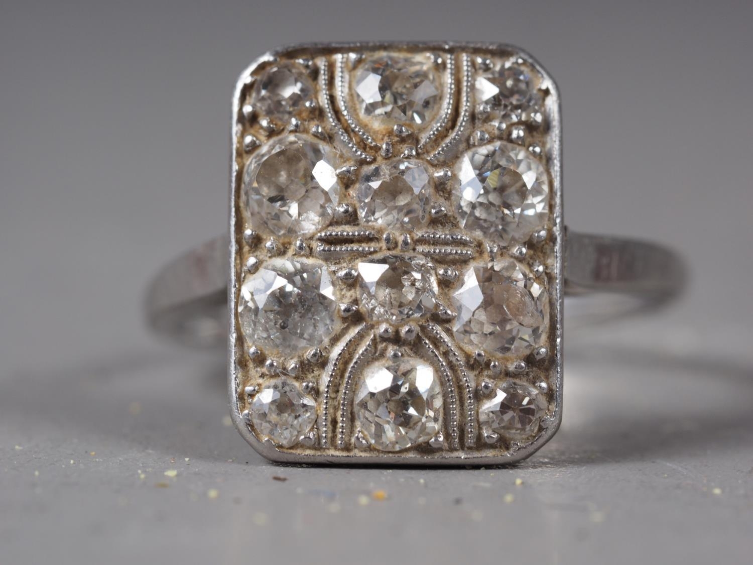 An Art Deco platinum and twelve-stone pave set diamond dress ring, 5.4g - Image 2 of 3