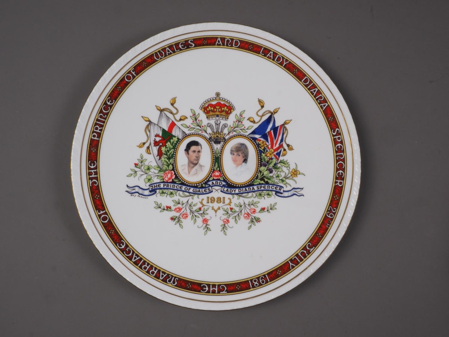 A Spode bone china limited edition St Paul's Cathedral Royal Wedding plate, 791/1000, in original - Bild 3 aus 6
