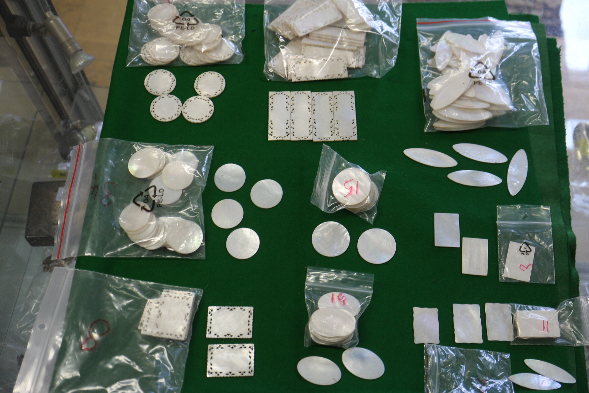 A quantity of Chinese mother-of-pearl gaming counters, 212 approx, and a Chinese blue and white - Image 3 of 12