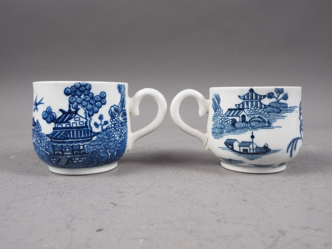 A pair of Caughley blue and white baluster cups with proto-willow pattern design, 2 1/4" high (one - Image 4 of 5