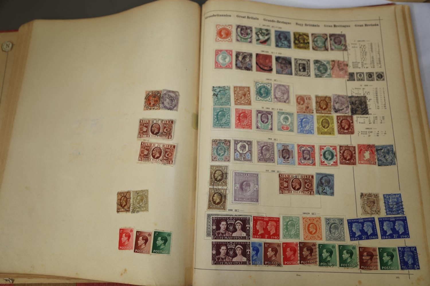 An album of late 19th/early 20th century world stamps, a collection of loose stamps and first day - Image 2 of 4