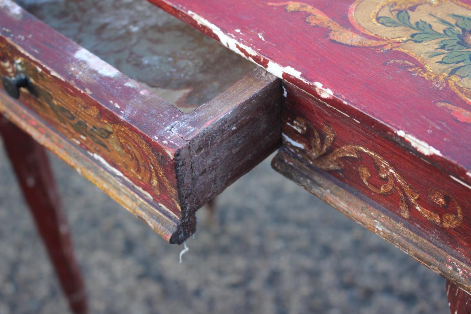 A Venetian painted occasional table, fitted one drawer, on square taper supports, 23 1/2" long x - Bild 2 aus 5