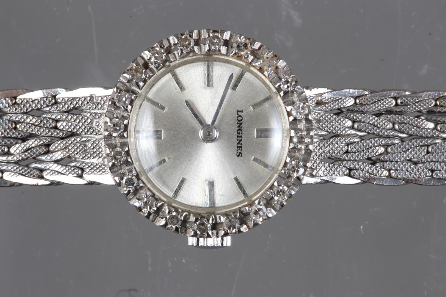A lady's 18ct white gold Longines bracelet watch with diamond bezel, silvered dial and baton - Image 2 of 3