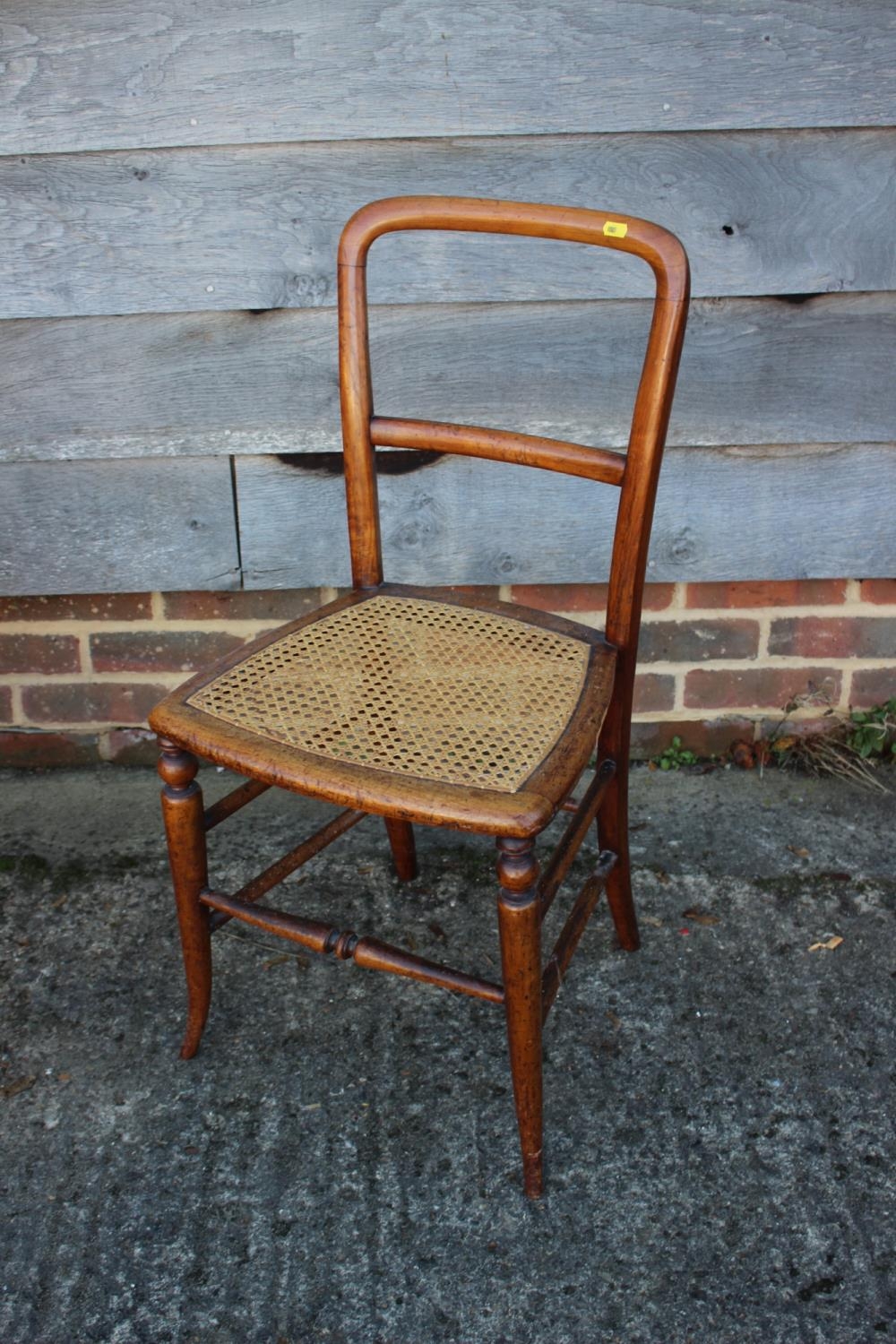 Two rattan elbow chairs, a walnut cane seat bedroom chair and a vertical rail side chair - Bild 3 aus 5