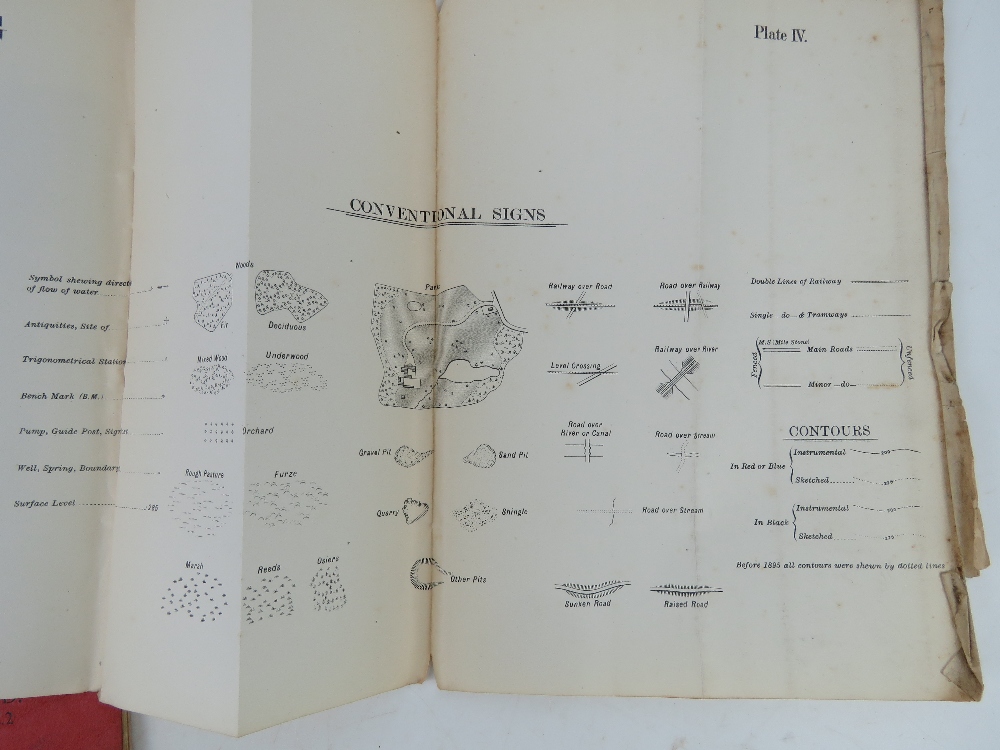 'A Description of Ordinance Survey Large Scale Maps', a c1920s edition, - Bild 3 aus 9