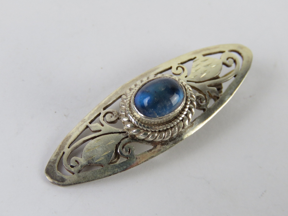 A 925 silver bar brooch of Art Nouveau influence.