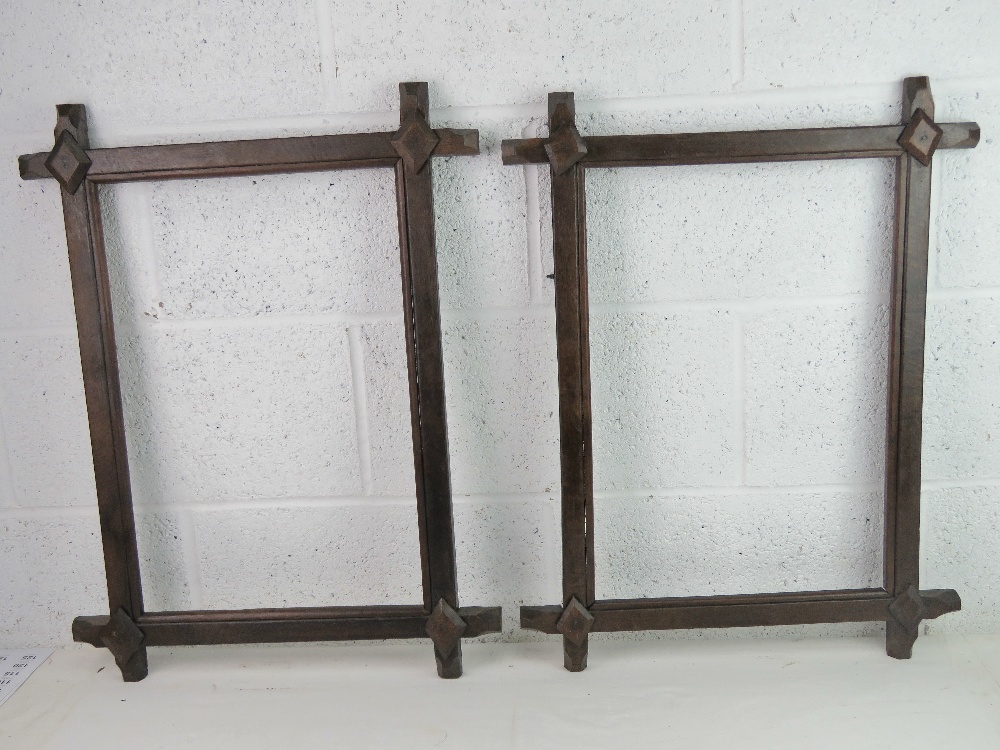 Pair 19 th Oak Oxford frames - a pair of Folkart frames ( 1 1/4 inches / 3.