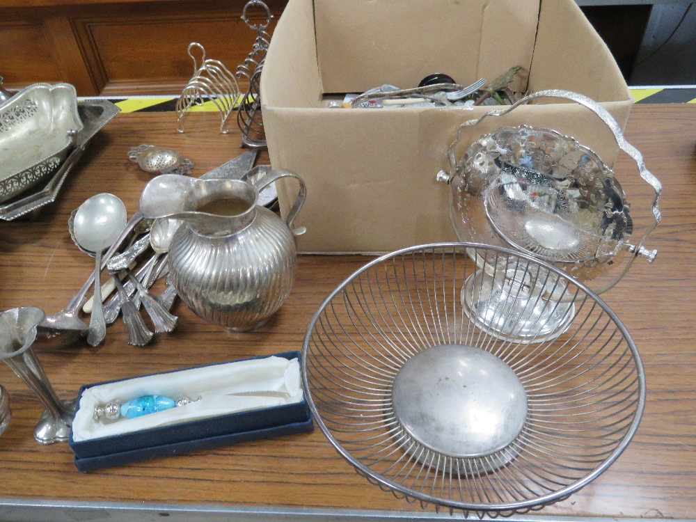 A large quantity of silver plated items including pair of candlesticks, tureens, toast rack, - Image 5 of 6