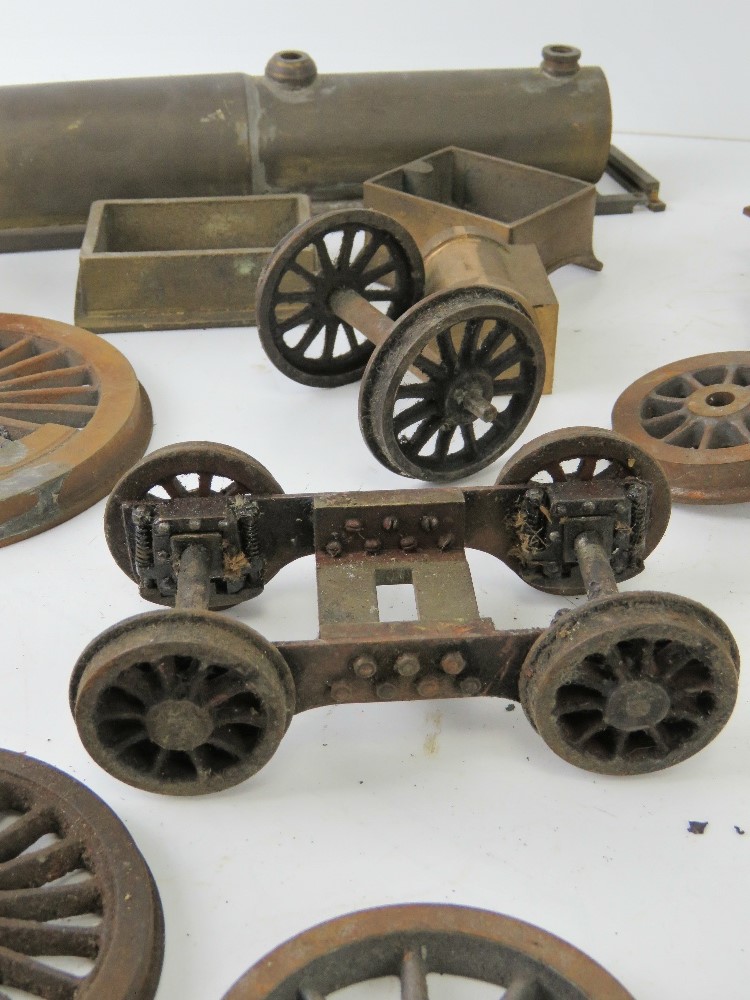 A quantity of assorted 2 1/2" and other live model steam railway wheels and parts. - Bild 3 aus 5