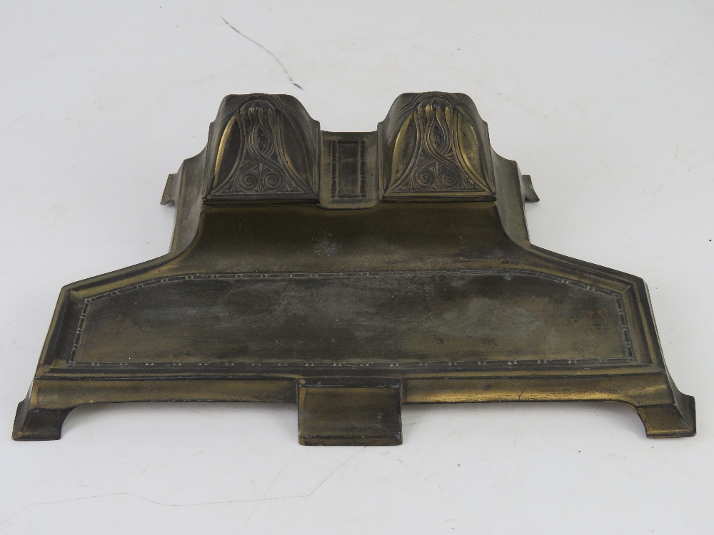 An Art deco desk standish having two inkwells over pen tray, - Image 4 of 5