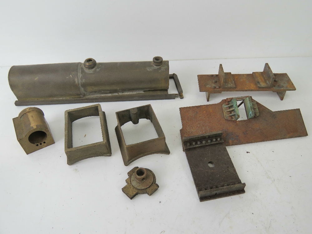 A quantity of assorted 2 1/2" and other live model steam railway wheels and parts. - Bild 4 aus 5