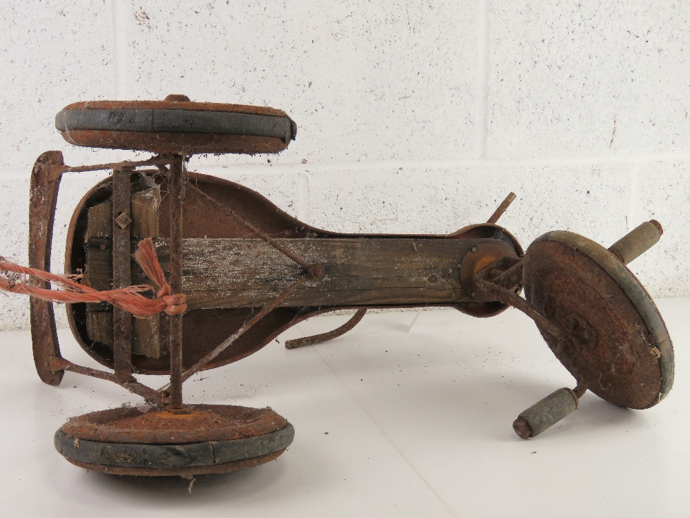 A vintage child's tricycle in unrestored condition approx 64cm in length. - Image 3 of 3