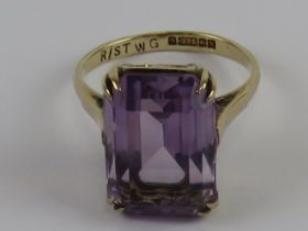 An impressive Amethyst cocktail ring in the Art Deco style, octagonal cut stone (14 x 10 x 7.