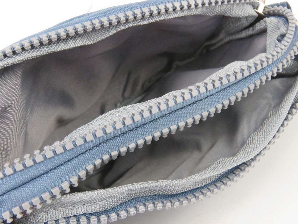 A fabric clutch bag/handbag 'as new' 18 x 11cm in blue. - Image 6 of 6