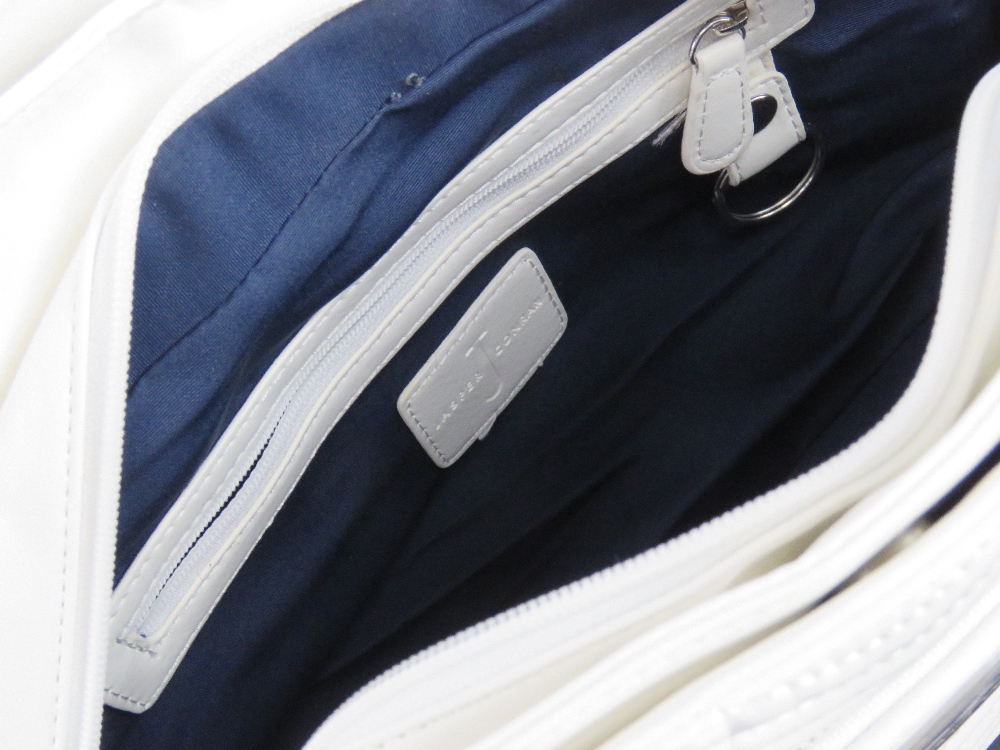 A white leather Jasper Conran handbag approx 34cm wide. - Image 4 of 4